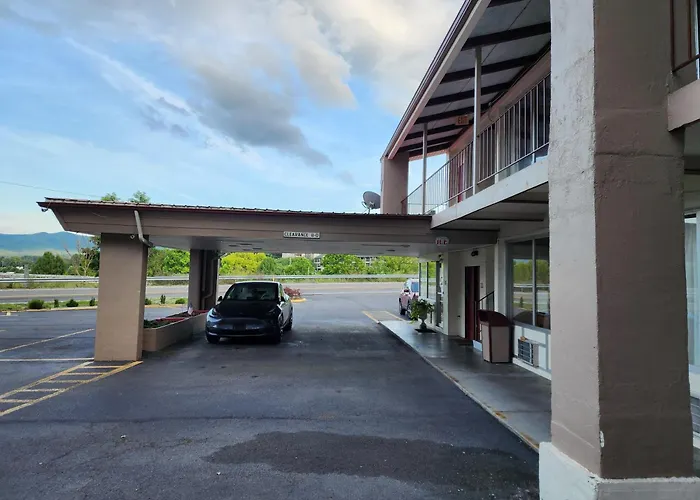 Econo Lodge Wytheville I-77 & I-81
